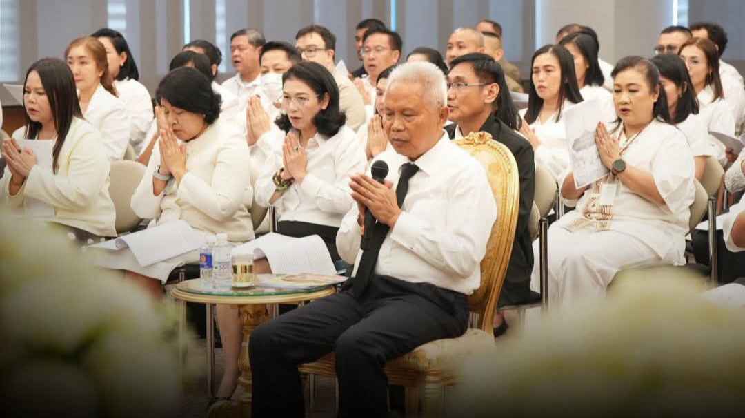 ประธานรัฐสภานำบุคลากรสวดพระพุทธมนต์และเจริญจิตตภาวนา ถวายพระราชกุศลเนื่องในวันนวมินทรมหาราช