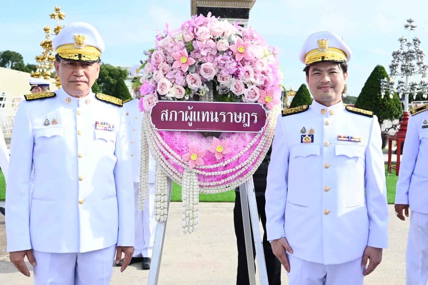 สภาผู้แทนราษฎร และวุฒิสภา พวงมาลาถวายราชสักการะ เนื่องในวันปิยมหาราช 2