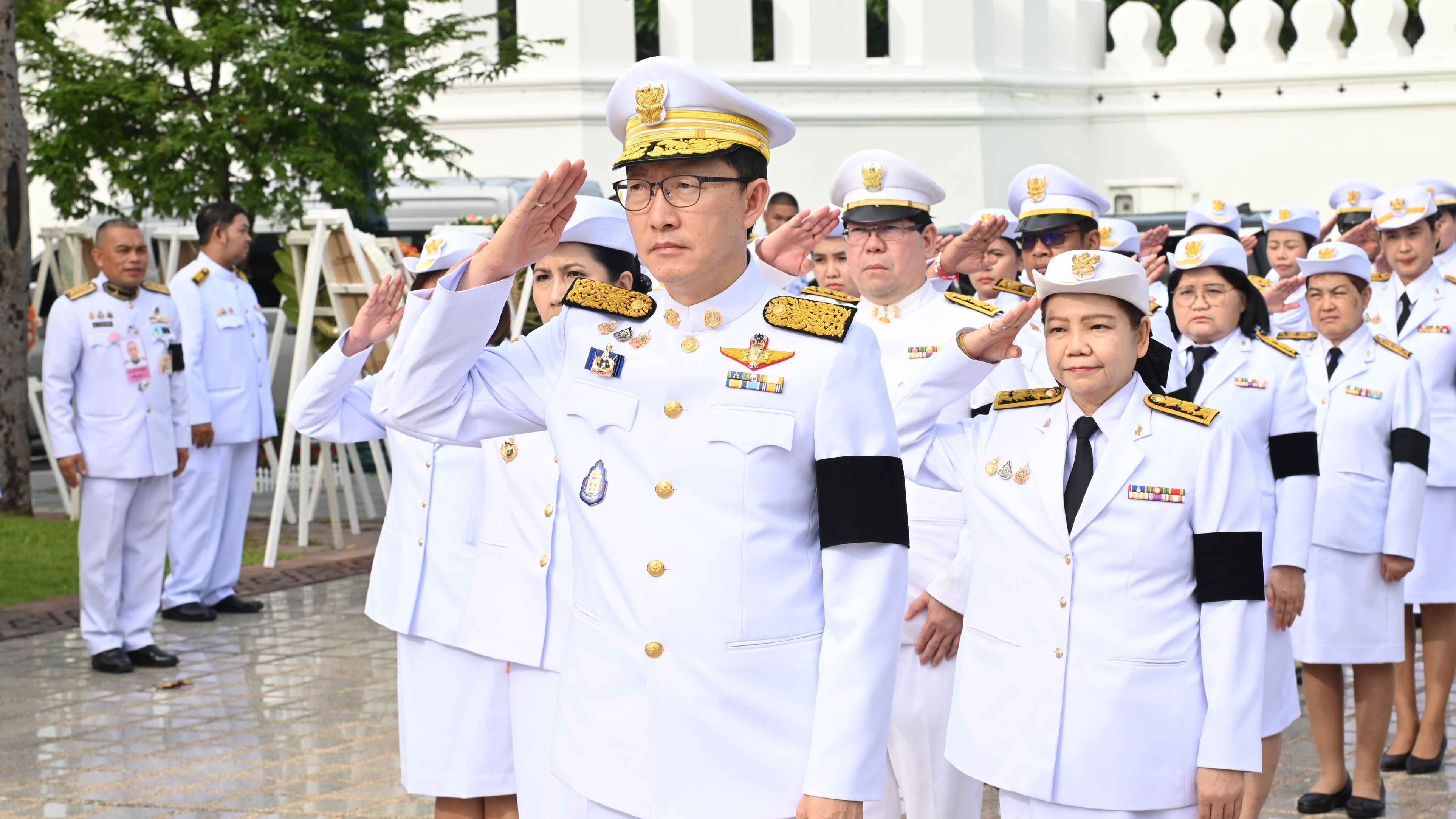 รองประธานสภาผู้แทนราษฎร-สมาชิกวุฒิสภา วางพวงมาลาถวายราชสักการะ รัชกาลที่ 4 เนื่องในวันคล้ายวันสวรรคต 4