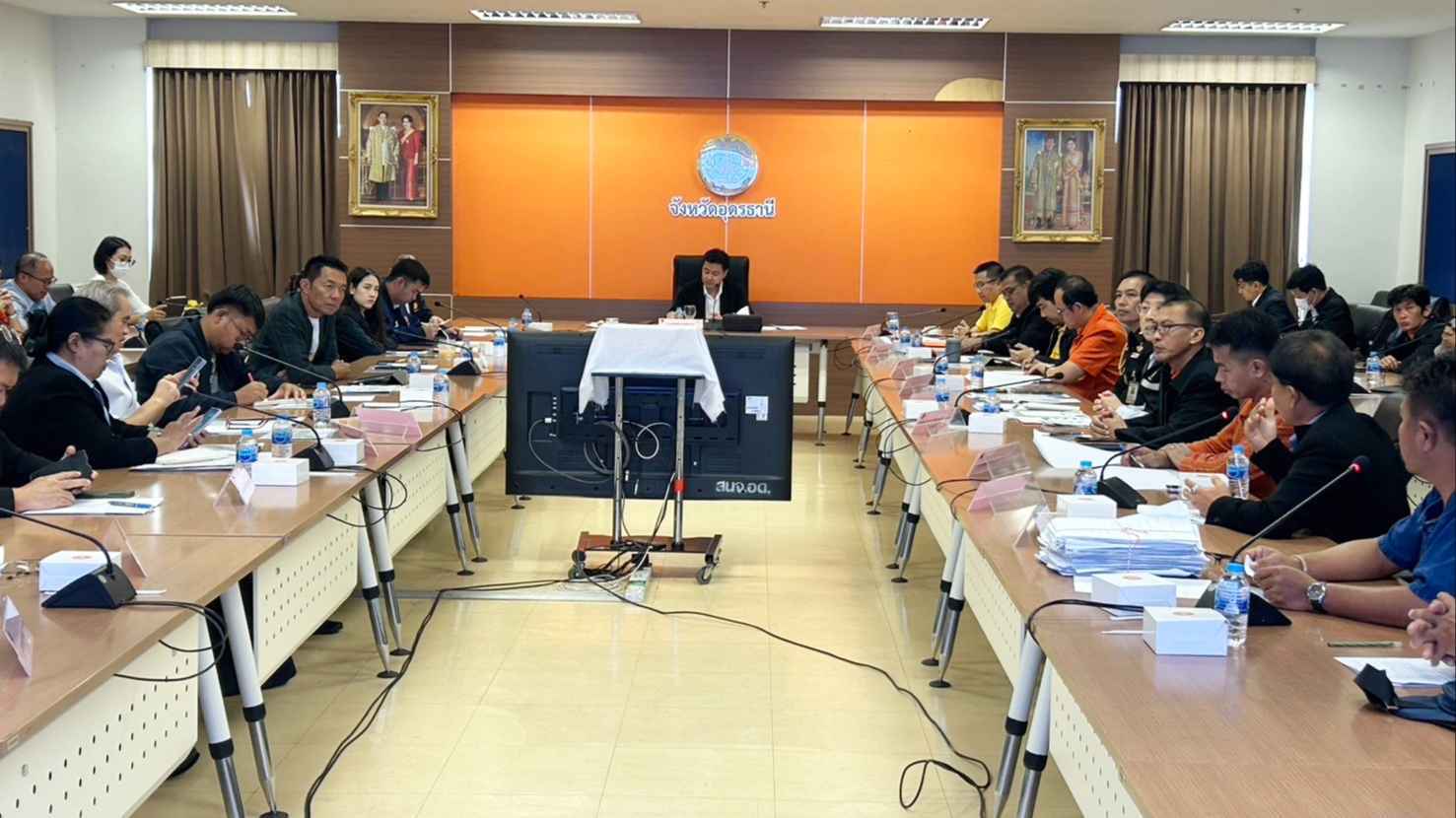 รองประธานสภาผู้แทนราษฎร คนที่หนึ่ง ประชุมร่วมกับหน่วยงานที่เกี่ยวข้อง หาแนวทางแก้ปัญหาให้ประชาชน จ.อุดรธานี 2