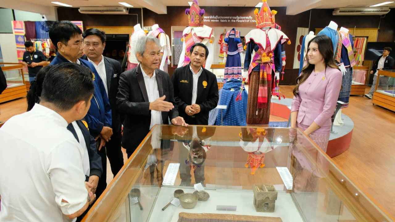 อนุ กมธ.ด้านมรดกภูมิปัญญาฯ วุฒิสภา ศึกษากลองยาวอีสาน-ผ้าทอพื้นบ้าน มุ่งอนุรักษ์และสืบสานมรดกภูมิปัญญา 4