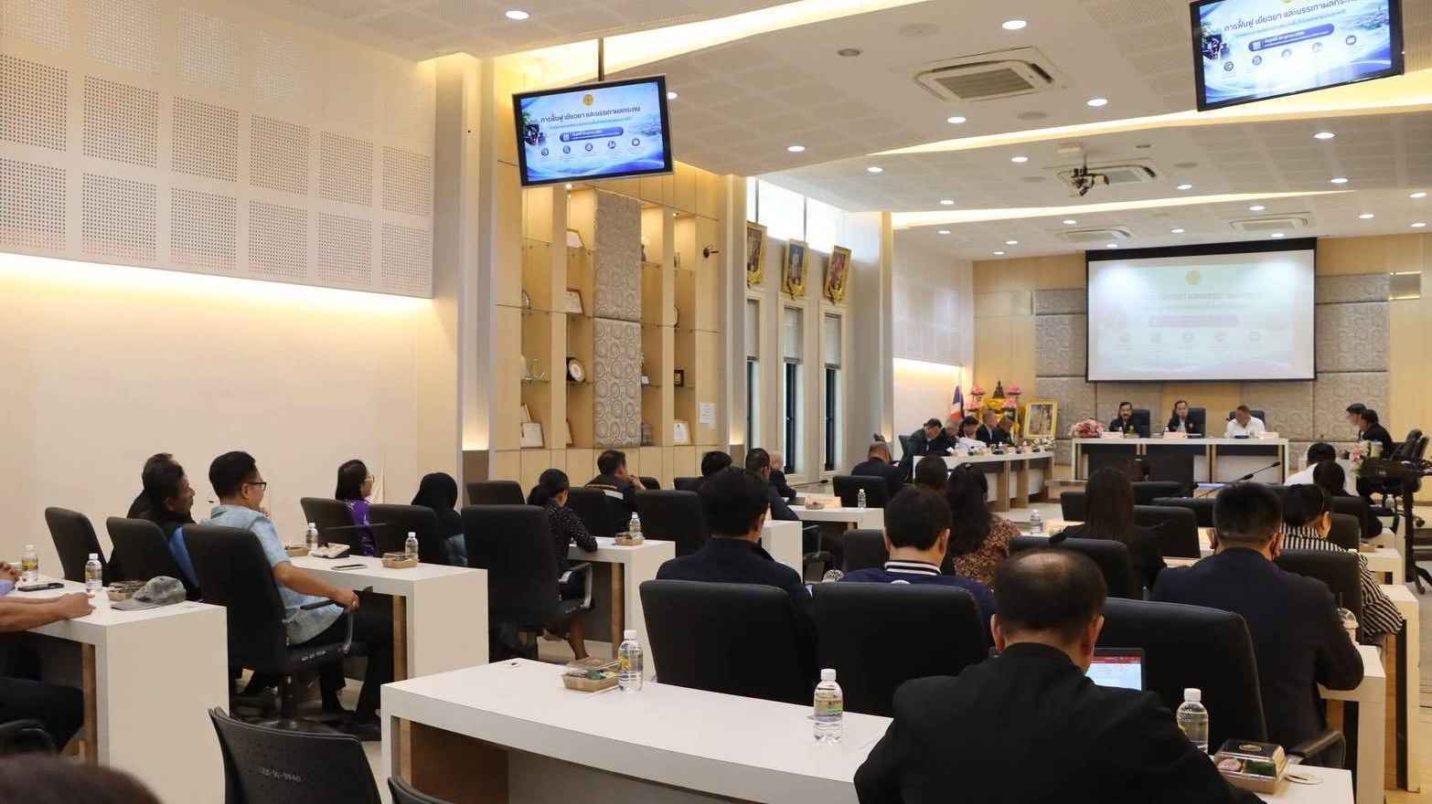 คณะกมธ.ทหารฯ วุฒิสภา ลงพื้นที่หาดใหญ่ ศึกษารับมือภัยคุกคามและบทเรียนมหาอุทกภัย 3