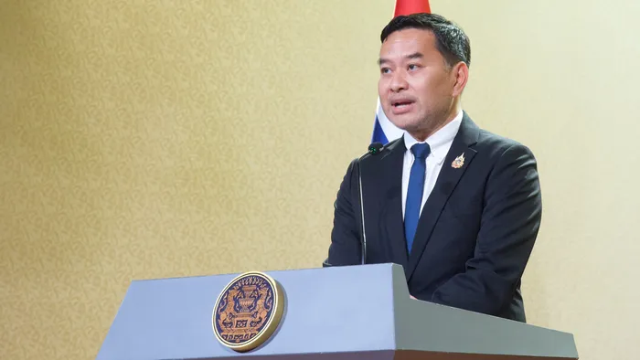 รัฐบาลเฝ้าระวังน้ำแม่กลอง-ภาคตะวันออก กทม.เร่งระบายน้ำ ย้ำเขื่อนคลองระโอกไม่แตก