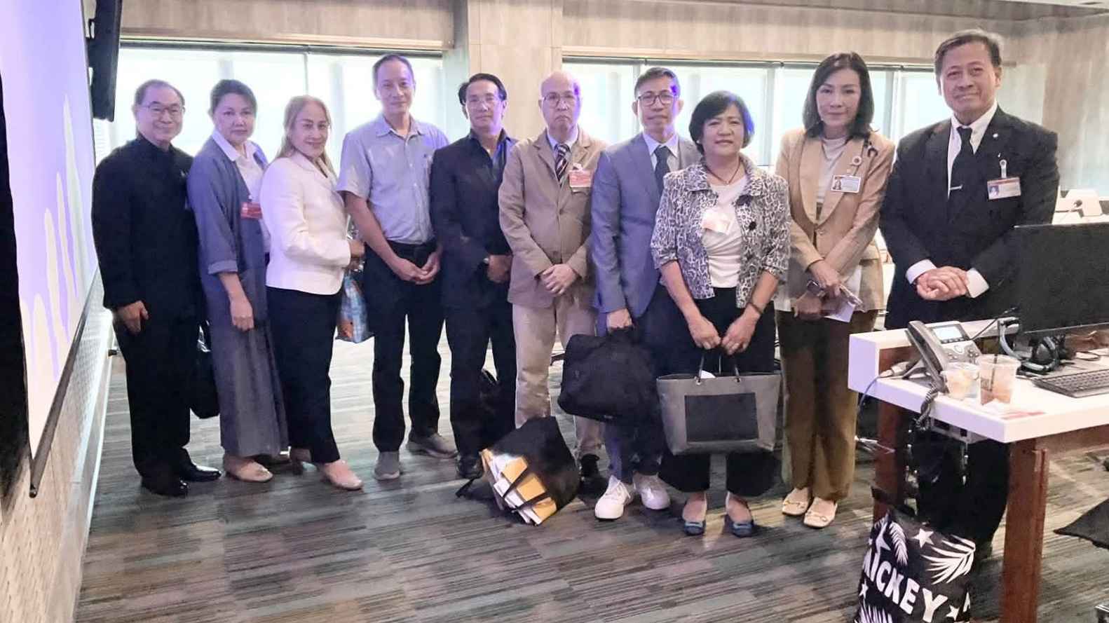 อดีตลูกเรือการบินไทย ยื่น กมธ.แรงงาน สภาผู้แทนราษฎร ตรวจสอบเงินชดเชย-สิทธิประโยชน์ หลังปรับโครงสร้างองค์กร 2