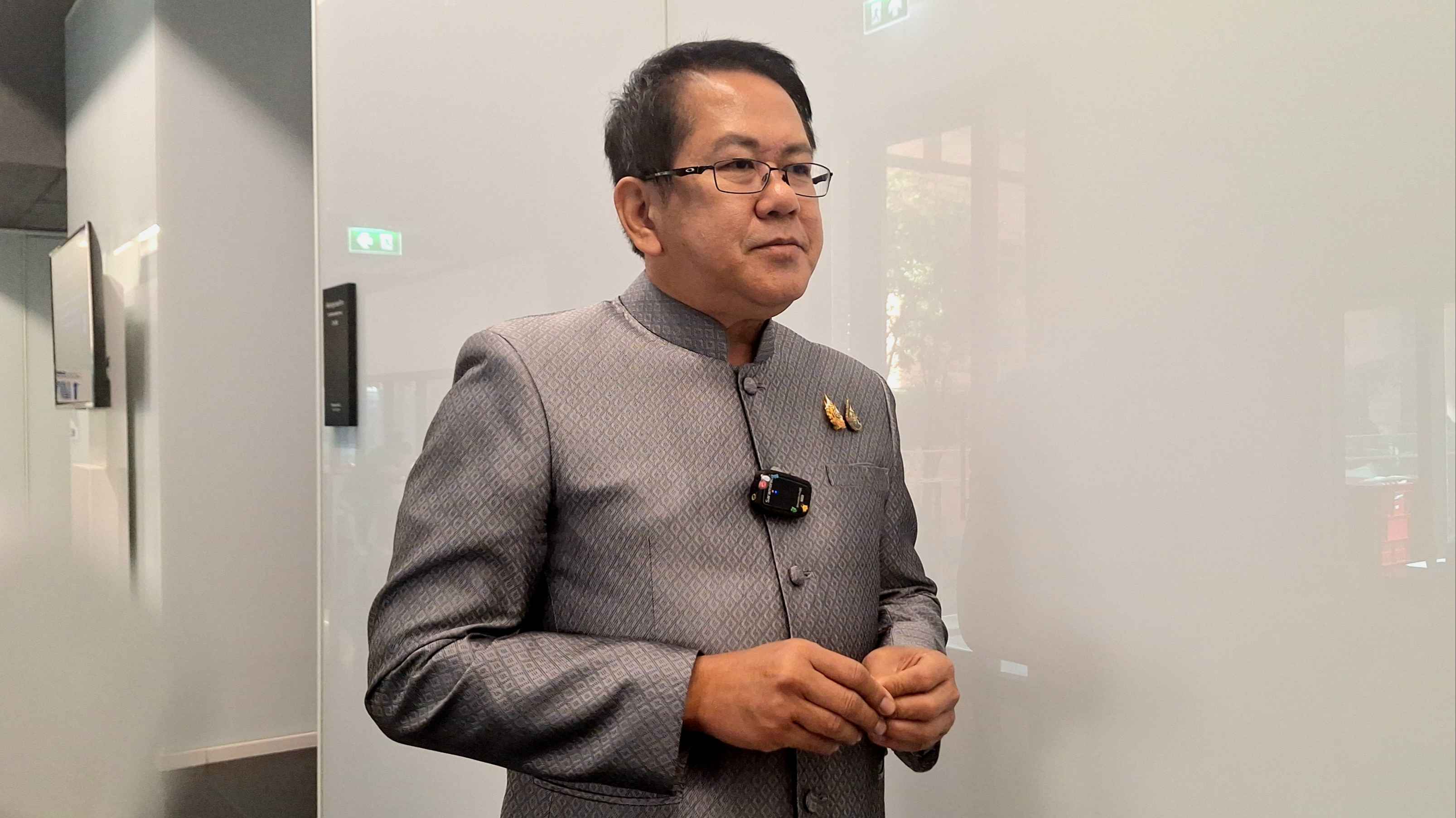 โฆษกกระทรวงกลาโหม กังวลกรณียื่นยุบพรรคเพื่อไทย เสี่ยงกระทบความเชื่อมั่นนักลงทุน