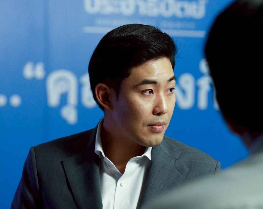 โฆษกพรรคประชาธิปัตย์ ย้ำจุดยืนแก้รัฐธรรมนูญ ไม่แตะหมวด 1-2 ยืนยันนักการเมืองต้องมีจริยธรรมและความซื่อสัตย์สุจริตเป็นที่ประจักษ์