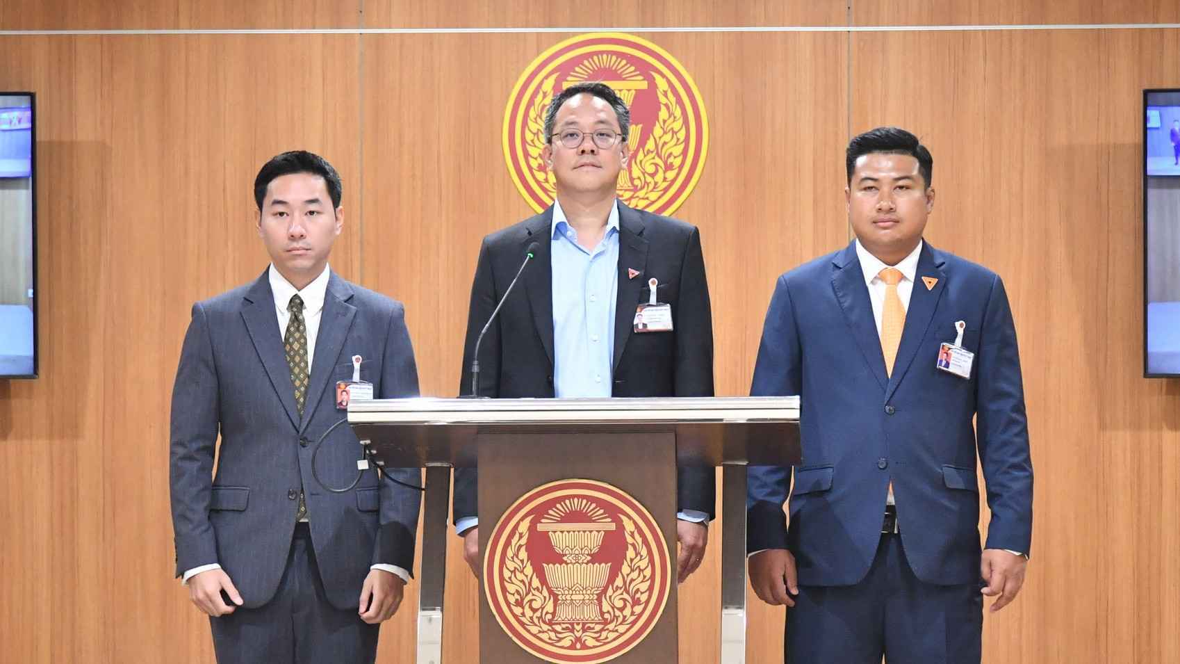 พรรคประชาชน ขอรัฐบาลทบทวนกฎหมายสถานบริการ วางระบบเศรษฐกิจกลางคืน-ตรวจสอบข้อร้องเรียนในภูเก็ต