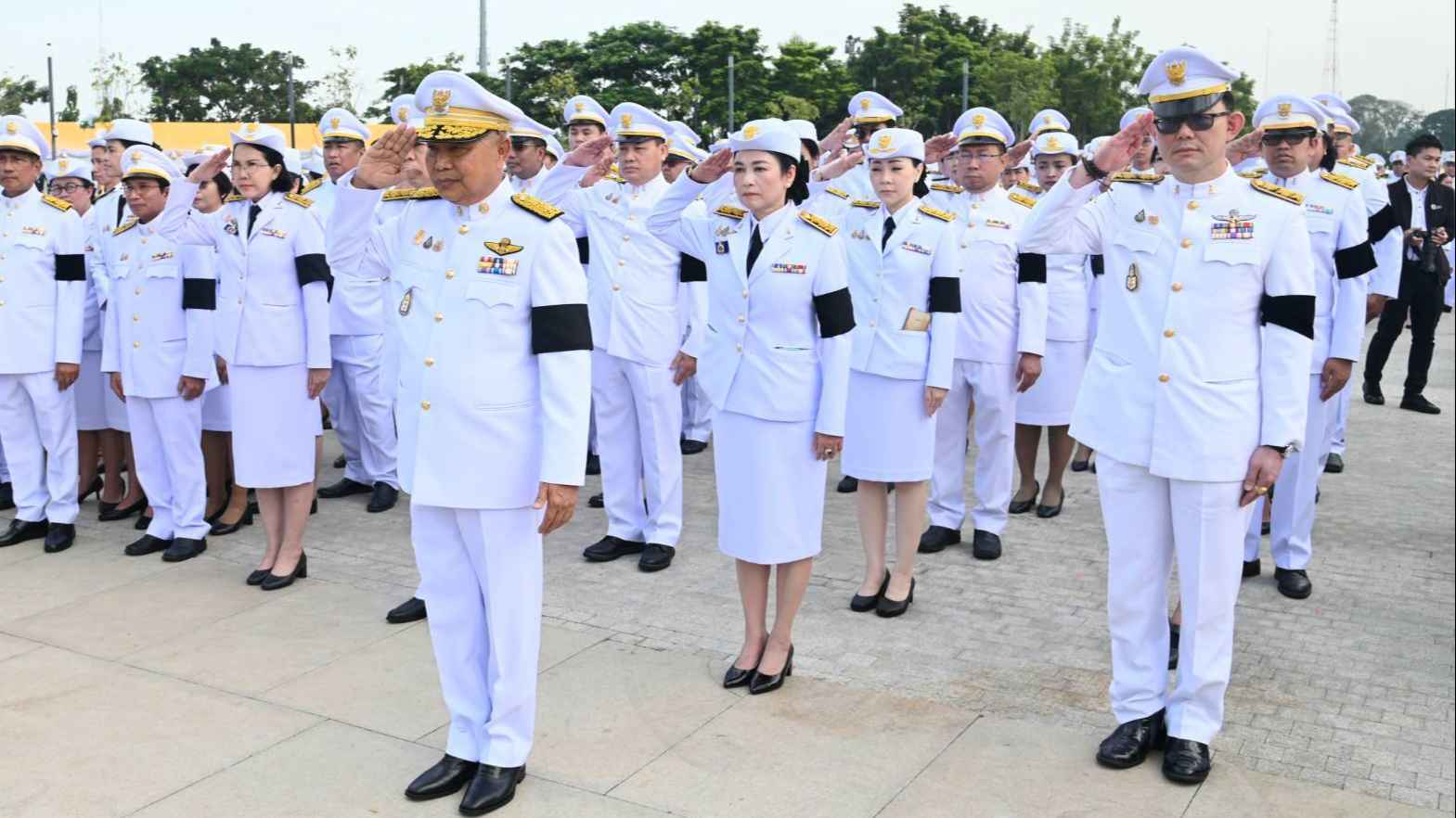ประธานรัฐสภา วางพวงมาลาถวายราชสักการะ เนื่องในวันนวมินทรมหาราช 2
