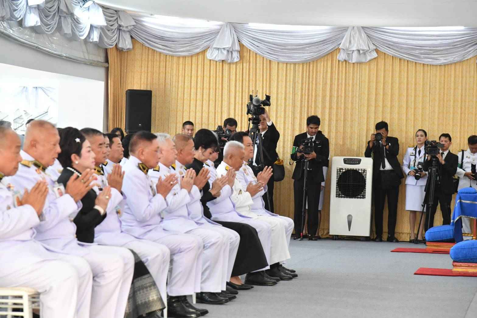 ประธานรัฐสภาและประธานวุฒิสภา ร่วมพิธีทำบุญถวายพระราชกุศล เนื่องในวันคล้ายวันสวรรคตสมเด็จพระพันปีหลวง 3