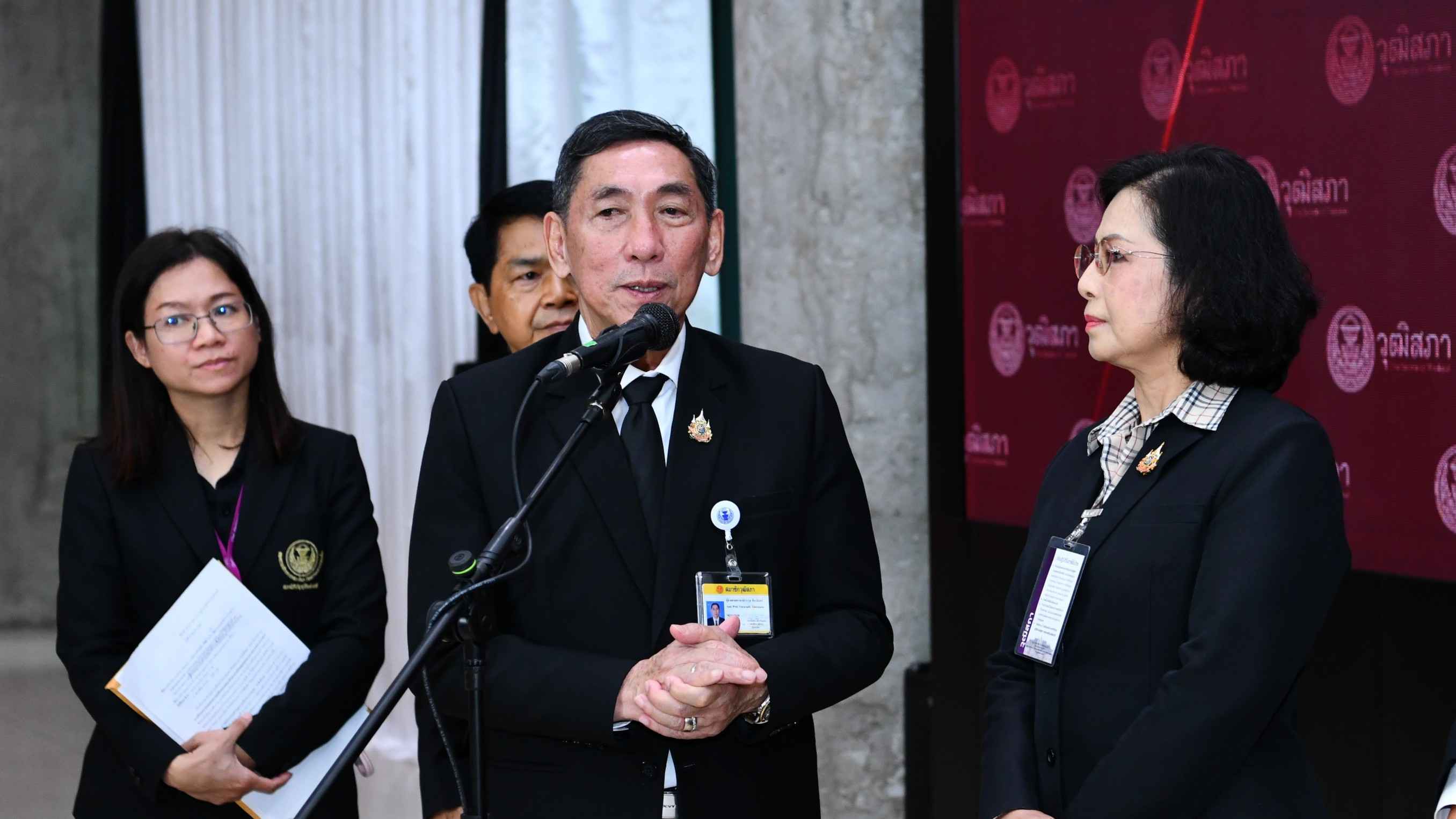 สว.วราวุธ รับเรื่องร้องเรียนการบริหารนิติบุคคลหมู่บ้าน ปมไม่อนุญาตพระสงฆ์เข้ารับบิณฑบาตในกิจกรรมที่ลูกบ้านจัดขึ้น 2
