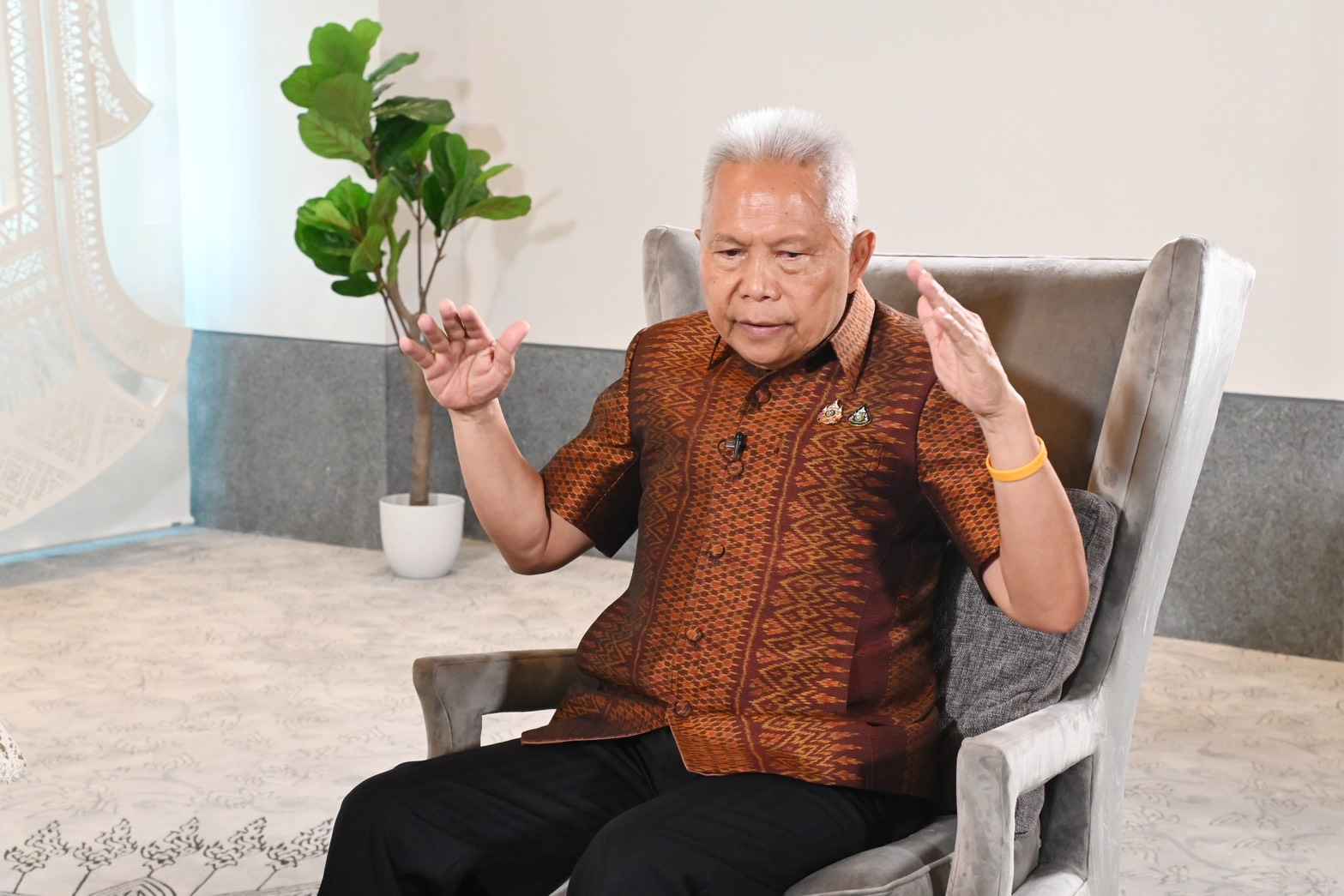 ประธานรัฐสภาให้สัมภาษณ์รายการตอบโจทย์ ถึงบทบาทสภาต่อการอภิปรายไม่ไว้วางใจ ออกอากาศค่ำนี้ 2