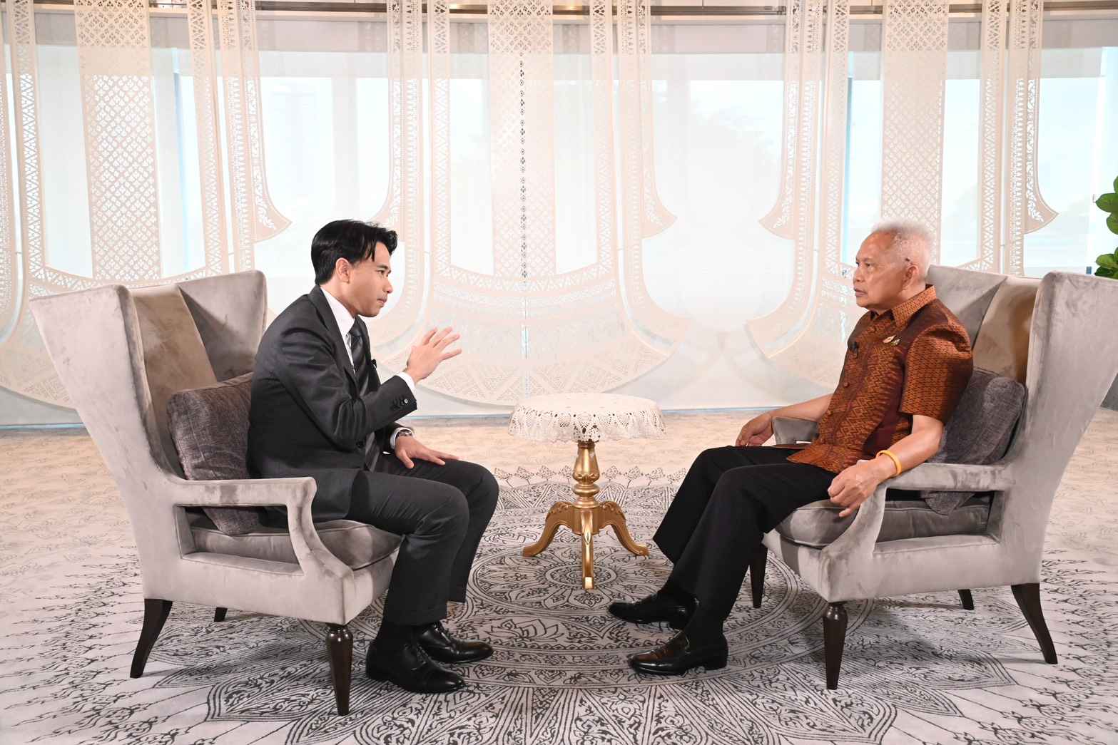 ประธานรัฐสภาให้สัมภาษณ์รายการตอบโจทย์ ถึงบทบาทสภาต่อการอภิปรายไม่ไว้วางใจ ออกอากาศค่ำนี้ 3