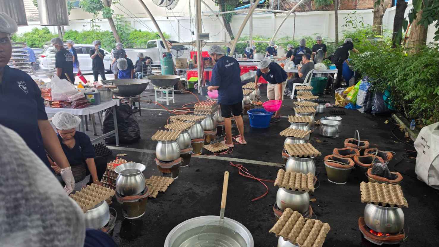พรรคภูมิใจไทย เปิดโรงครัวภูมิใจไทย เร่งผลิตข้าวกล่อง ยอดทะลุ 10,000 ชุดต่อวัน 2