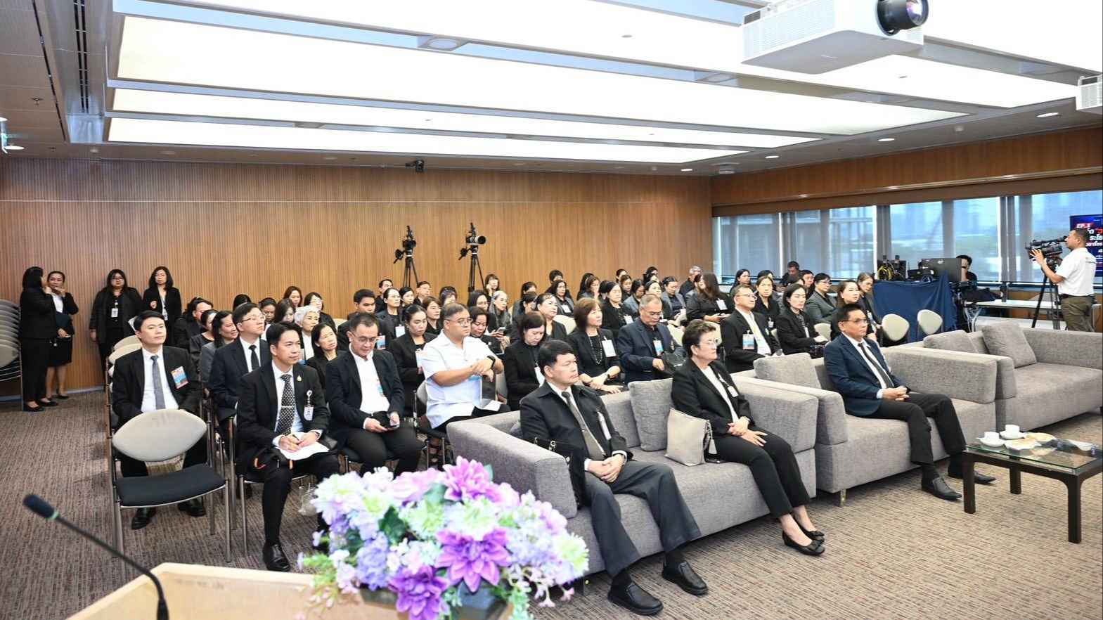 กมธ.สาธารณสุข วุฒิสภา จัดเสวนาธรรมาภิบาล สปสช. หารือระบบสรรหากรรมการ จัดการผลประโยชน์ทับซ้อน และตรวจสอบเงินกองทุน 4