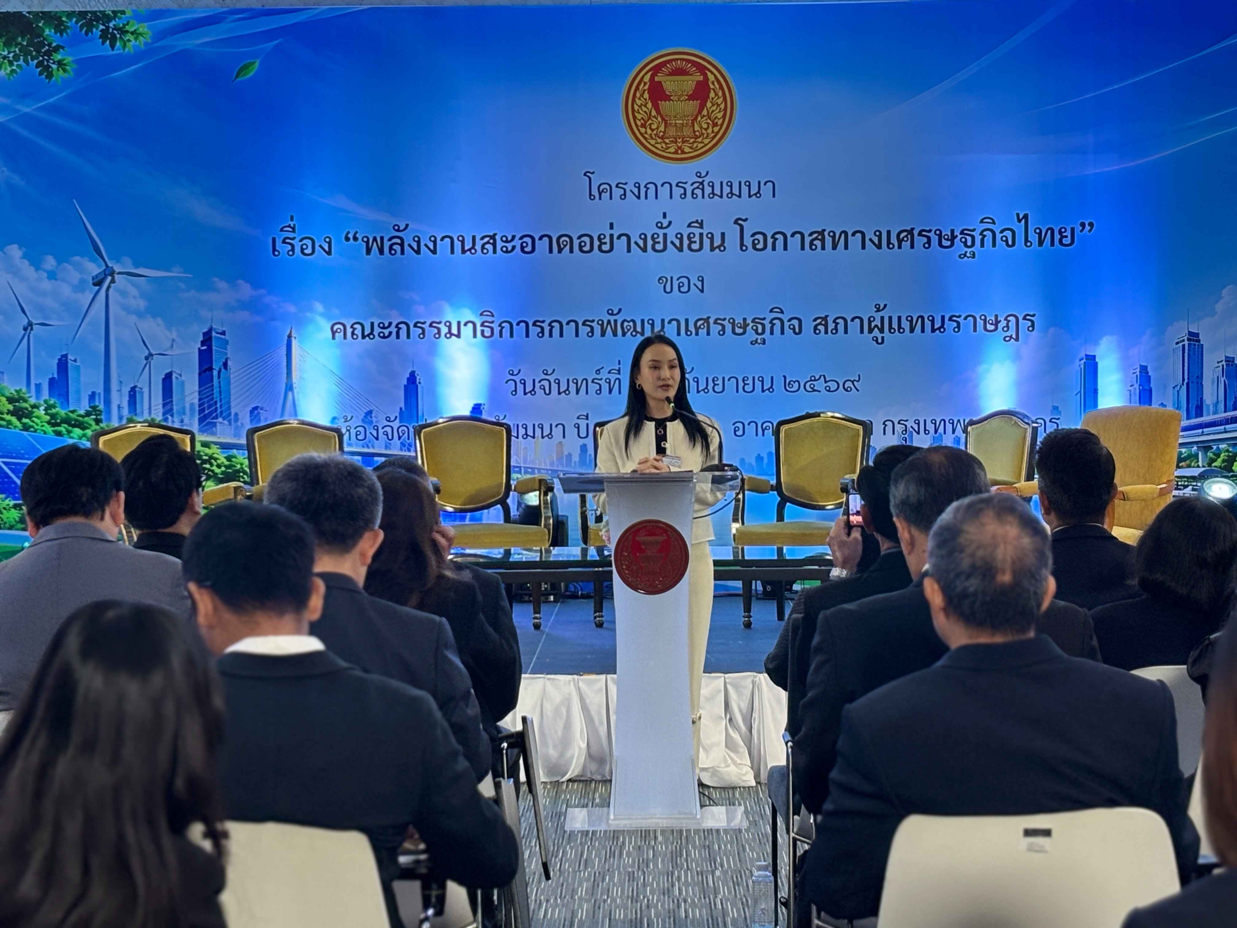 สส.ศศิธร พรรคภูมิใจไทย ดันนโยบายโซลาร์เซลล์-พลังงานสะอาด ลดค่าใช้จ่ายครัวเรือน 4