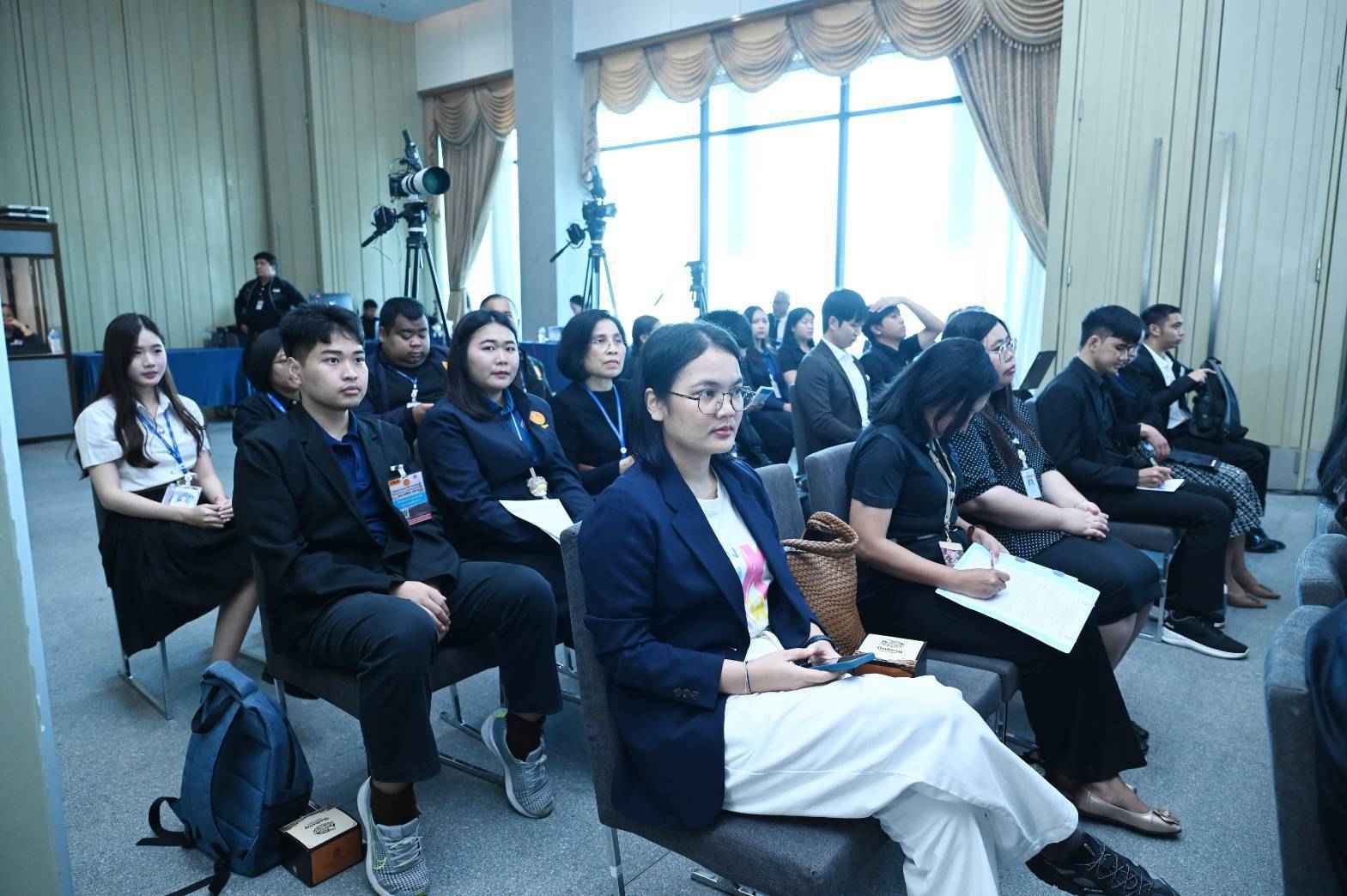 กมธ.พัฒนาการเมืองฯ วุฒิสภา หารือเพิ่มบทบาทรัฐสภาในการทบทวนสิทธิมนุษยชน เตรียมส่งผู้แทนสังเกตการณ์ที่เจนีวา 4