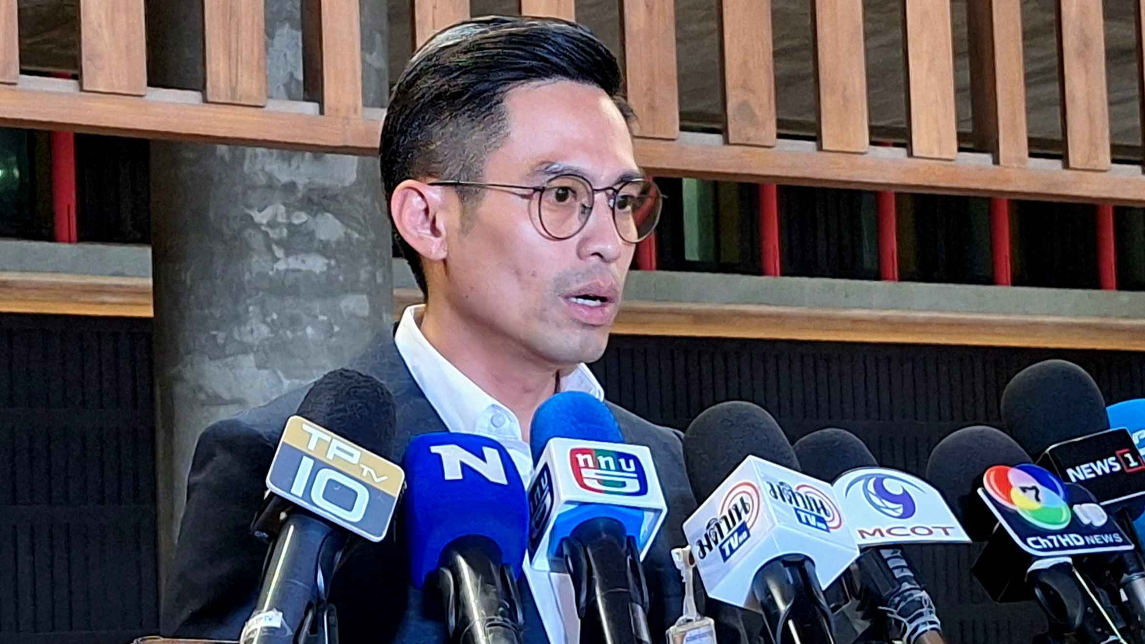 ประธานวิปรัฐบาล เผยประธานสภาฯ เตรียมเชิญวิป 3 ฝ่ายหารือเคาะกรอบเวลาอภิปรายไม่ไว้วางใจ คาดวันพุธที่ 21 ต.ค. นี้