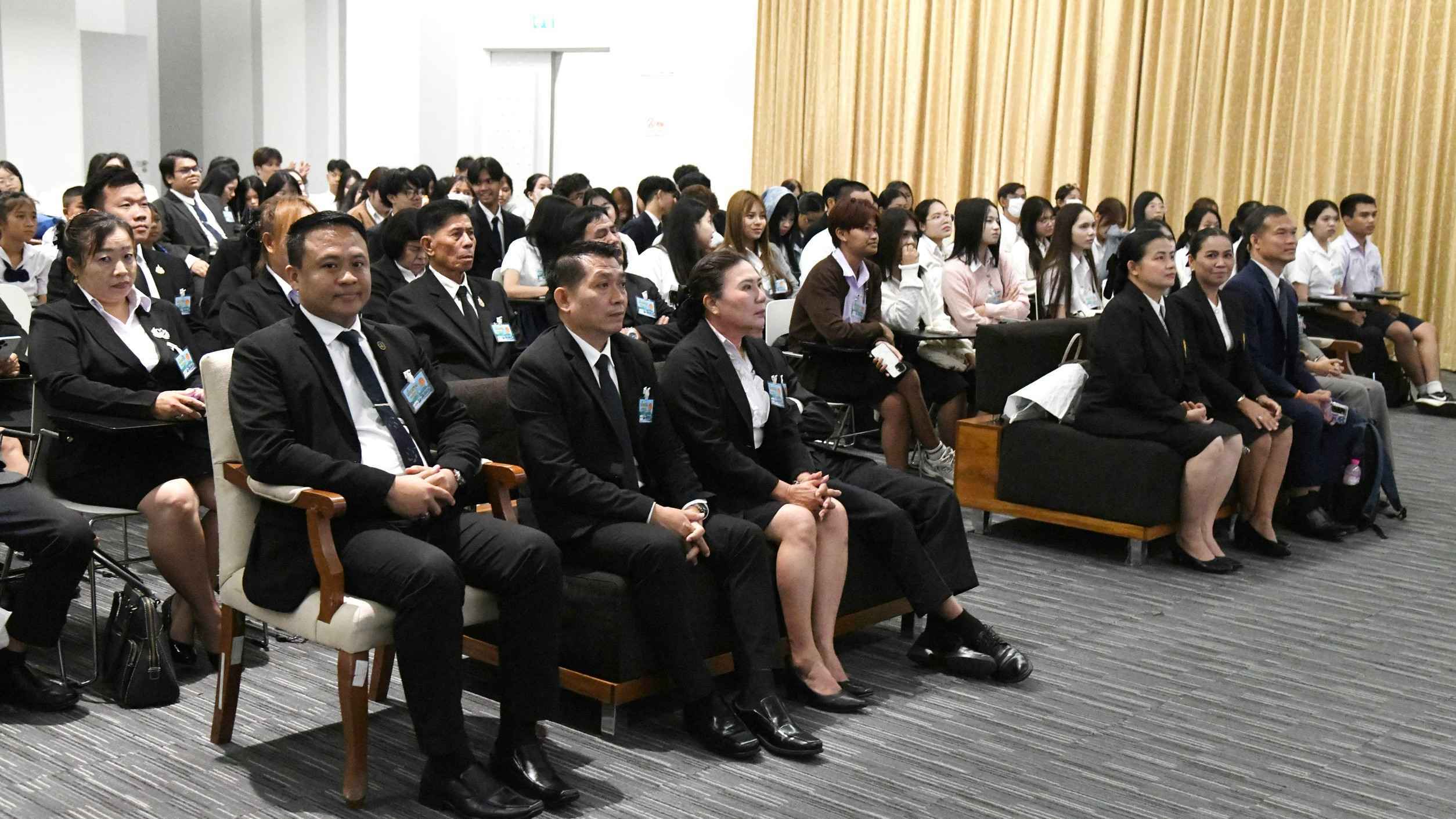 โฆษก กมธ.การปกครอง ถ่ายทอดบทบาทกรรมาธิการแก่นักศึกษา-ประชาชน ส่งเสริมการติดตามงานรัฐสภา 3