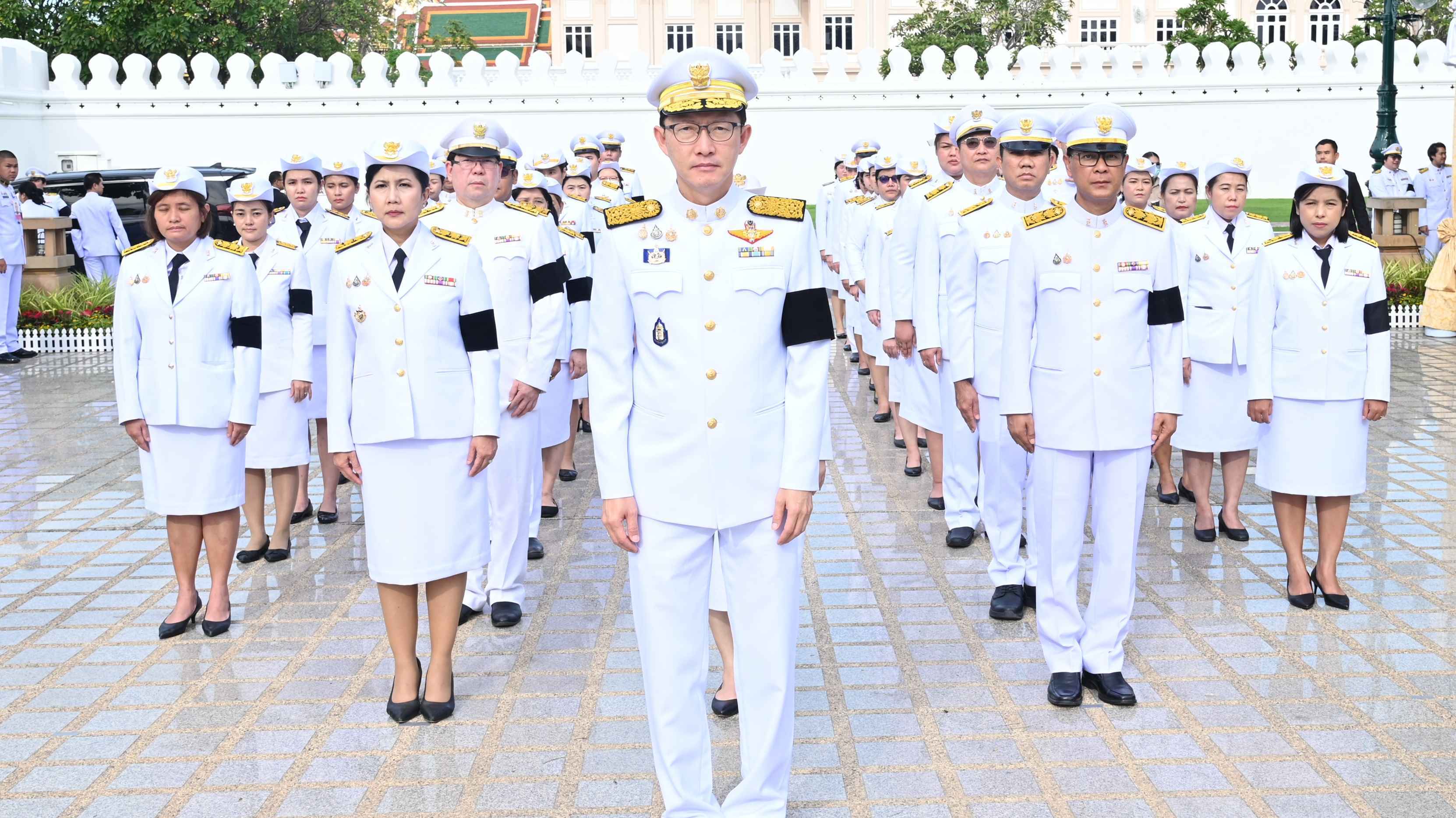 รองประธานสภาผู้แทนราษฎร-สมาชิกวุฒิสภา วางพวงมาลาถวายราชสักการะ รัชกาลที่ 4 เนื่องในวันคล้ายวันสวรรคต 2