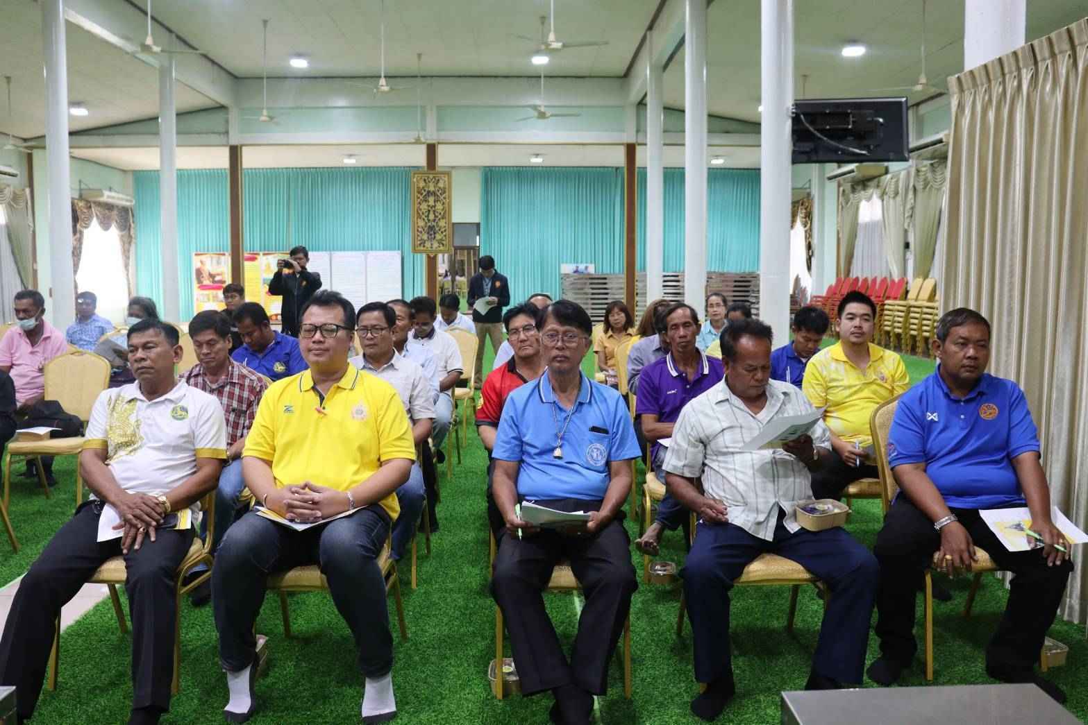 สว.พบประชาชนกลุ่มภาคกลาง (ตอนบน) ลงพื้นที่ จ.อ่างทอง ตรวจสอบมาตรฐานรถโดยสารประจำทาง และการก่อสร้างเขื่อนกั้นน้ำริมตลิ่ง 4