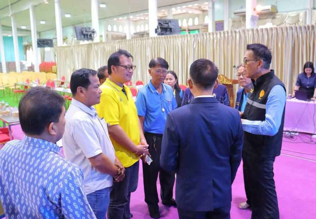 สว.พบประชาชนกลุ่มภาคกลาง (ตอนบน) ลงพื้นที่ จ.อ่างทอง ตรวจสอบมาตรฐานรถโดยสารประจำทาง และการก่อสร้างเขื่อนกั้นน้ำริมตลิ่ง 2