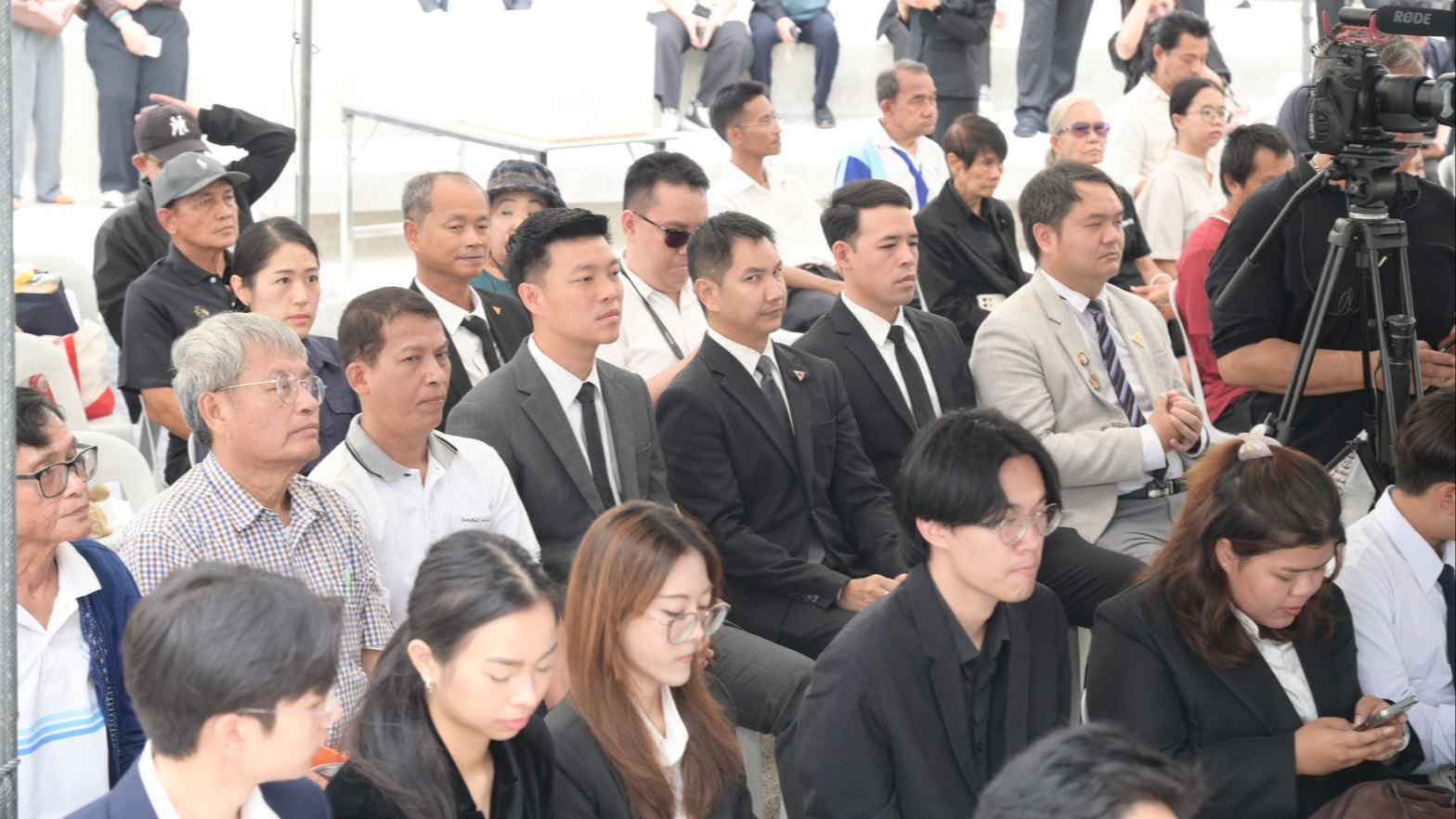 ประธานรัฐสภา มอบผู้แทนร่วมรำลึก 53 ปี 14 ตุลา สดุดีวีรชนประชาธิปไตย 4