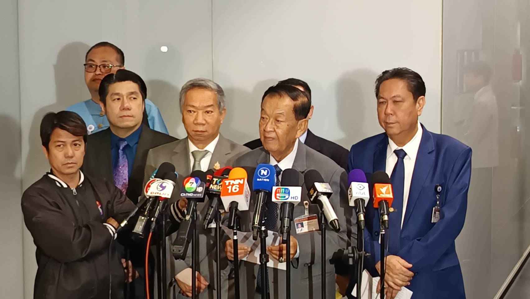 ประธานรัฐสภา นัดประชุมร่วมกันของรัฐสภา 17 มี.ค.นี้ พิจารณาญัตติส่งศาลรัฐธรรมนูญวินิจฉัยปมการทำประชามติ