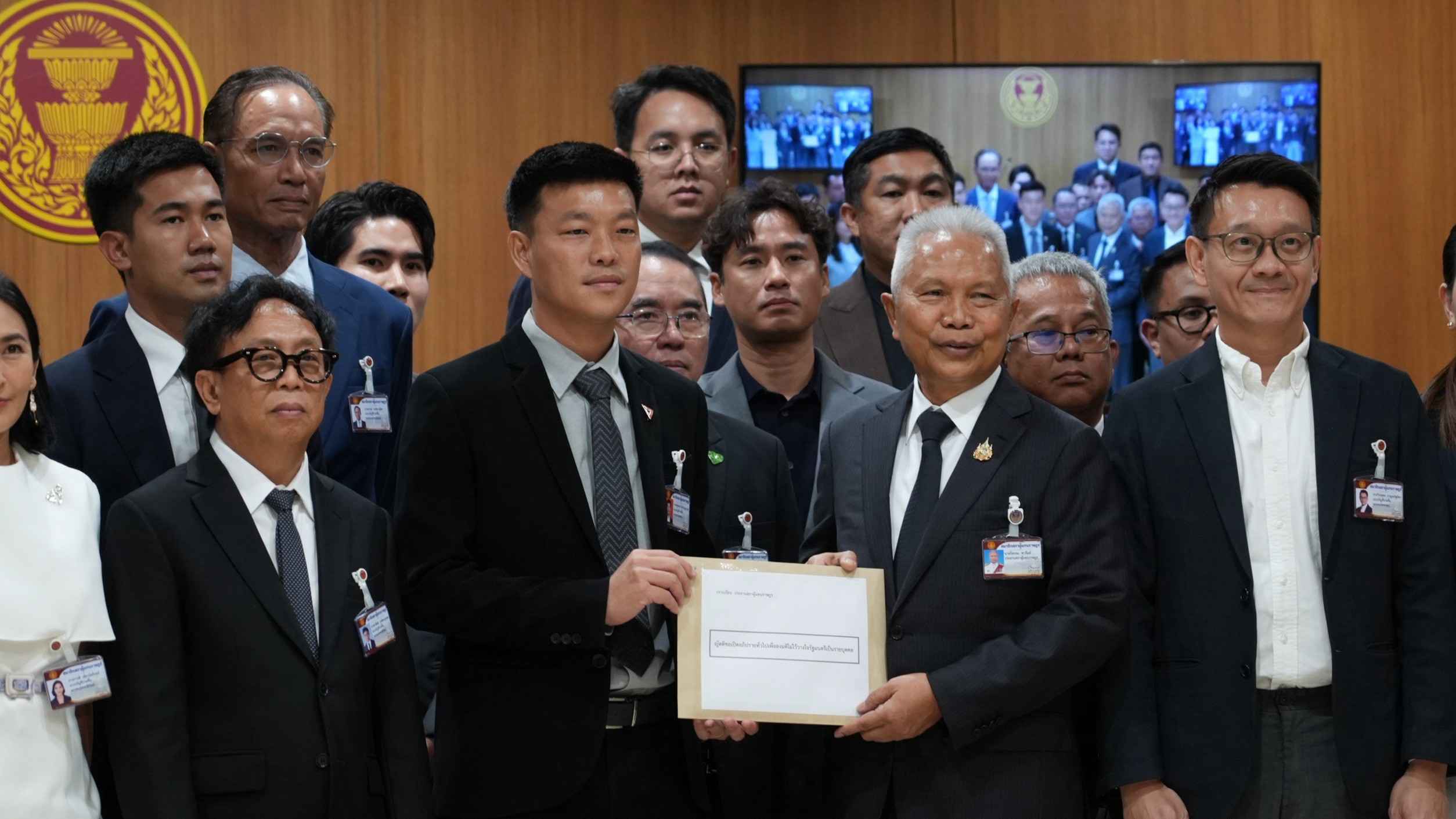 ประธานสภาผู้แทนราษฎร รับการยื่นเสนอญัตติไม่ไว้วางใจ 18 รัฐมนตรี เตรียมตรวจสอบก่อนประสานวันอภิปราย 2